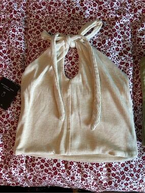 Skatie Logan top